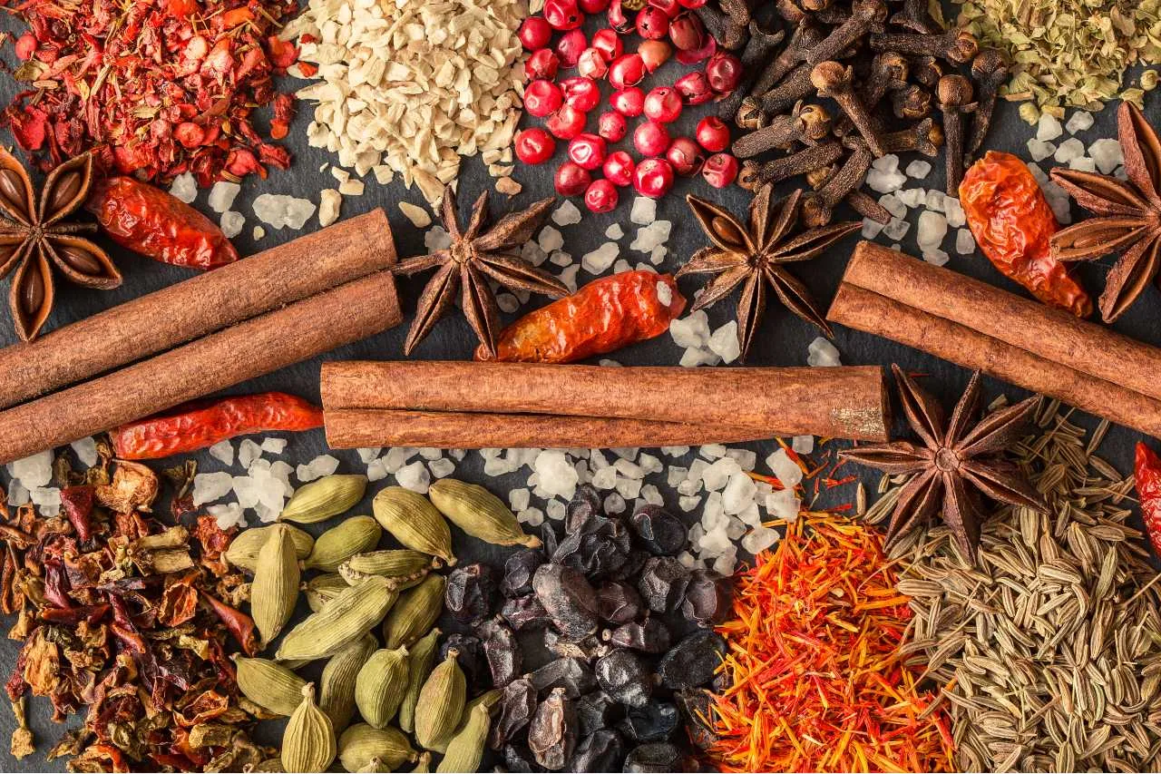 The Wonders of Spices in Healthy Beverages